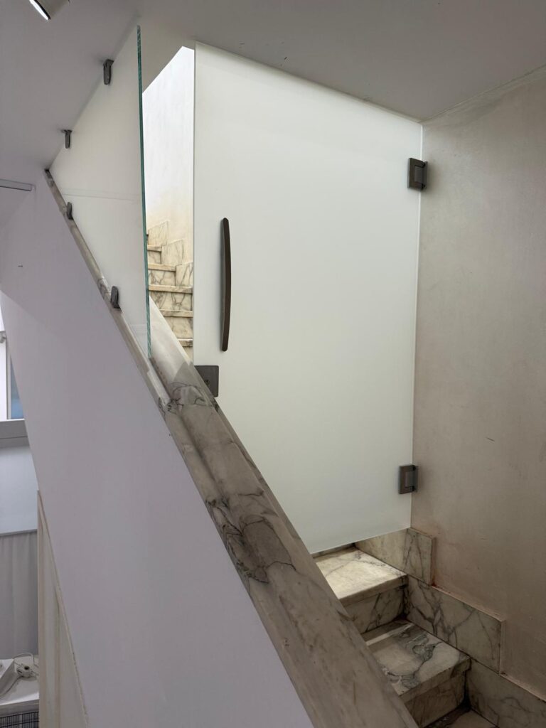 Lavorazioni vetri su misura - Porte e pareti divisorie