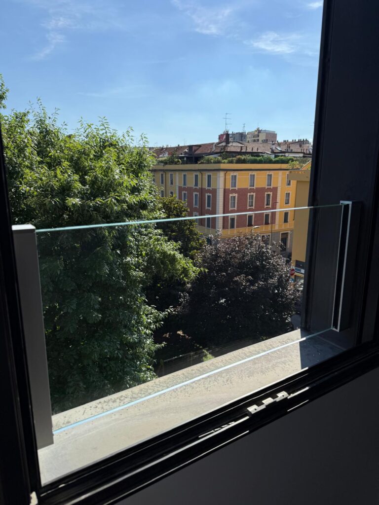 Vetri per interni su misura - Parapetti e coperture