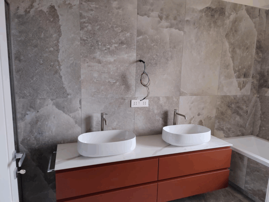 Vetri per interni su misura - Specchio bagno rilievo misure